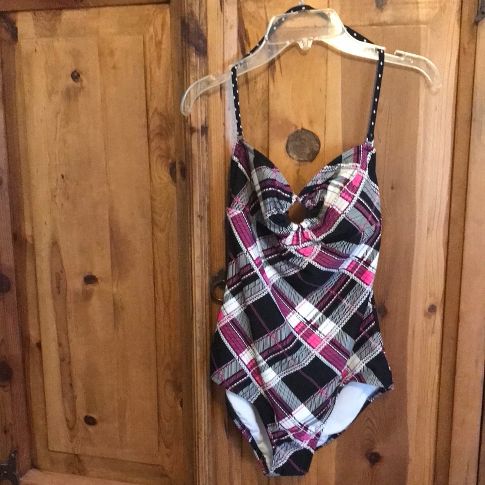 Arizona Junior’s swimsuit, medium